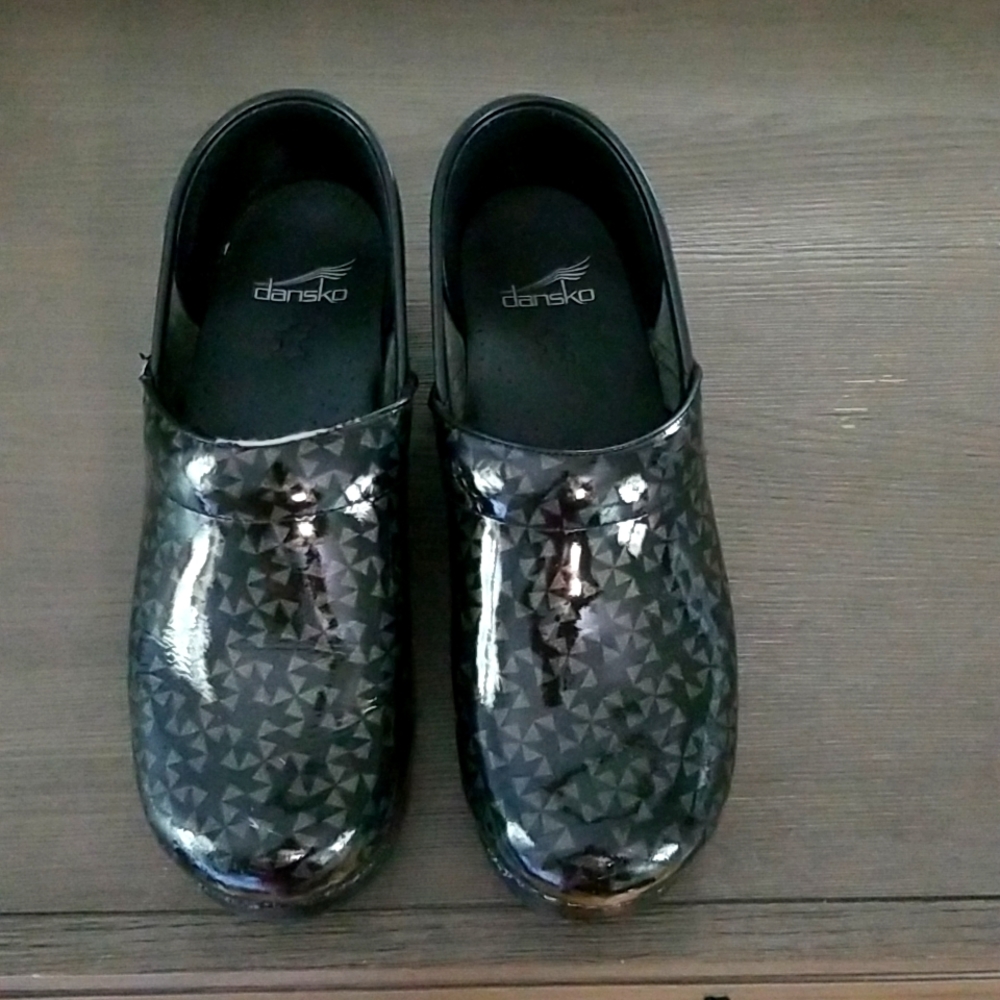 Dansko Professional Patent Leather Black w/ Metallic Silver Geometric Triangles